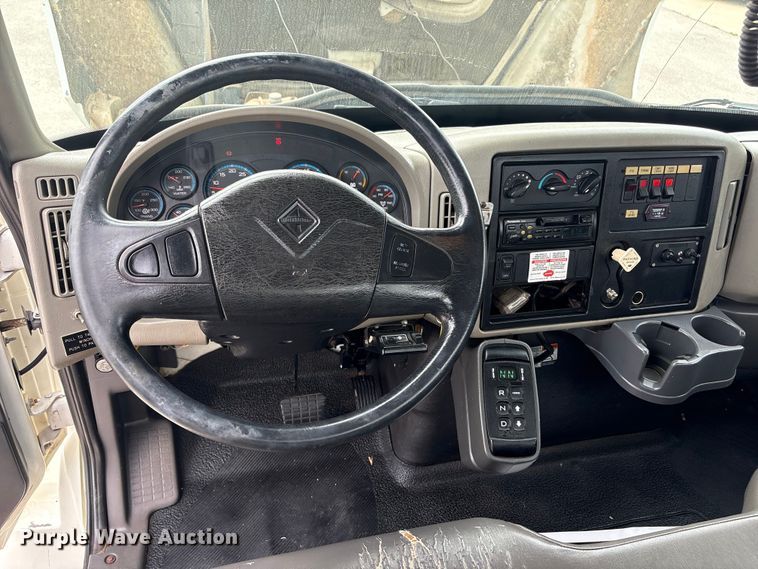 image for item EU7137 2008 International DuraStar 4300 bucket truck