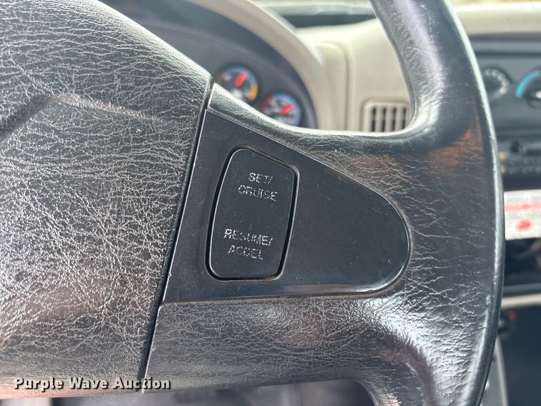 image for item EU7137 2008 International DuraStar 4300 bucket truck