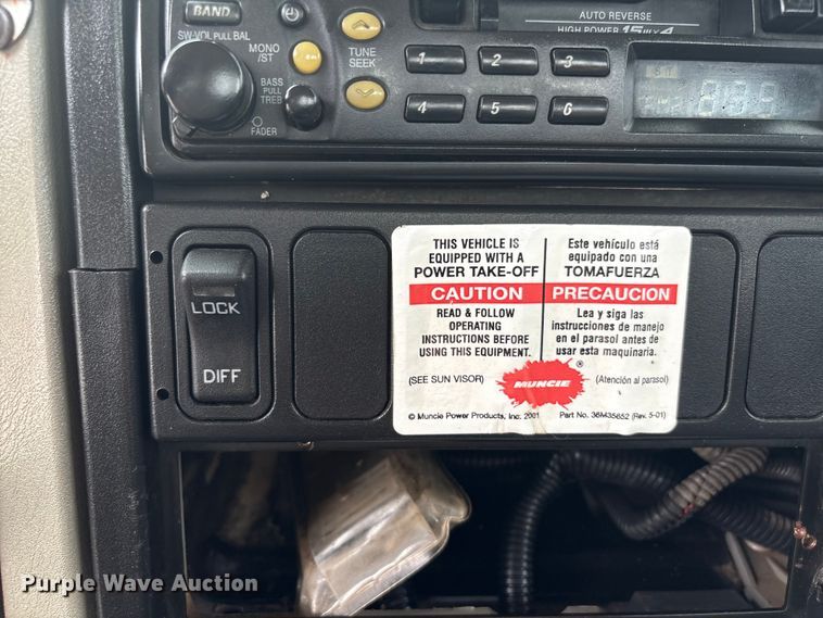 image for item EU7137 2008 International DuraStar 4300 bucket truck