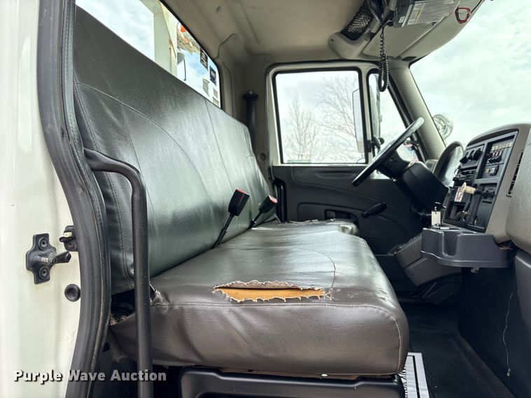 image for item EU7137 2008 International DuraStar 4300 bucket truck