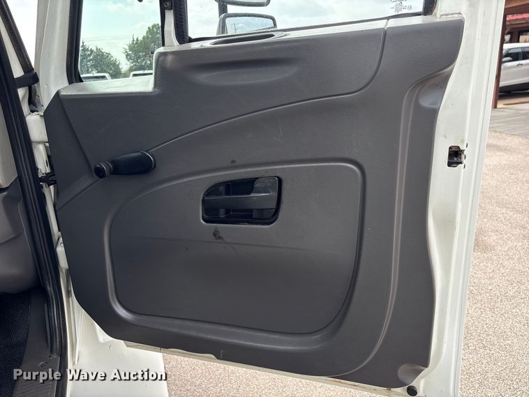 image for item EU7137 2008 International DuraStar 4300 bucket truck