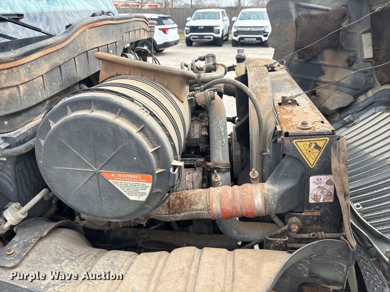 image for item EU7137 2008 International DuraStar 4300 bucket truck