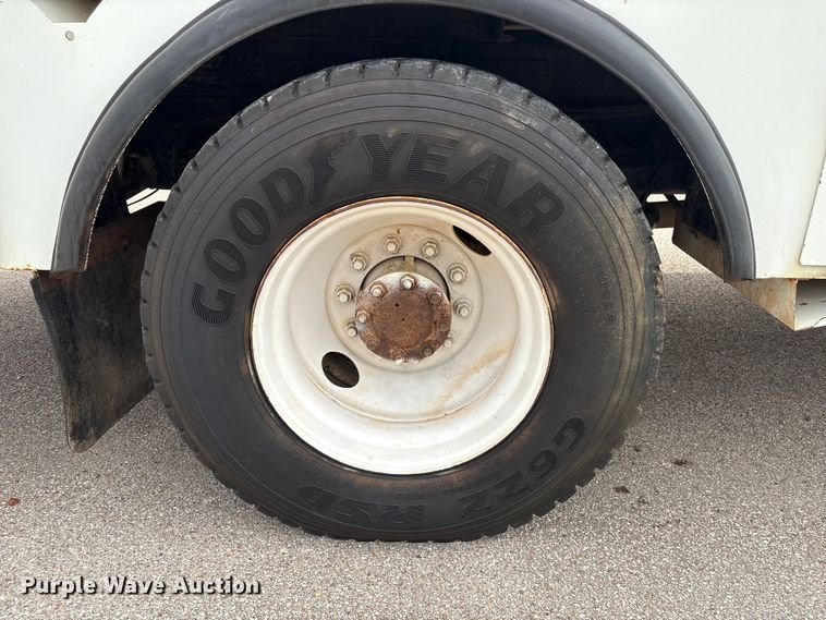 image for item EU7137 2008 International DuraStar 4300 bucket truck