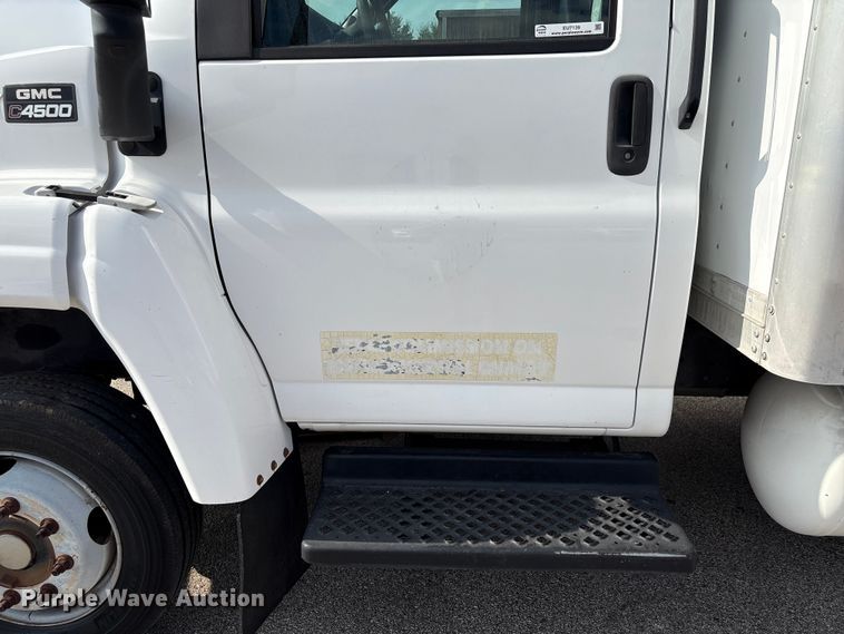 image for item EU7139 2008 GMC C4500 box truck