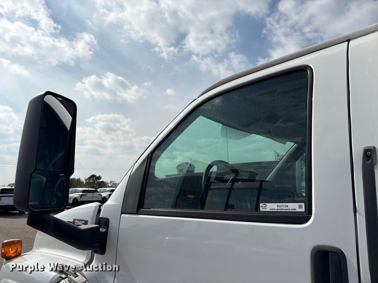 image for item EU7139 2008 GMC C4500 box truck