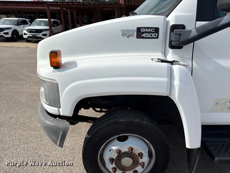 image for item EU7139 2008 GMC C4500 box truck