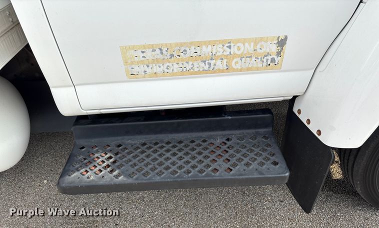 image for item EU7139 2008 GMC C4500 box truck