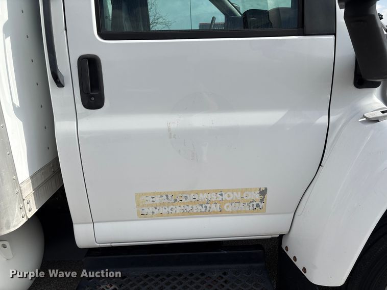 image for item EU7139 2008 GMC C4500 box truck