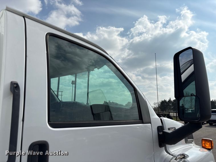 image for item EU7139 2008 GMC C4500 box truck