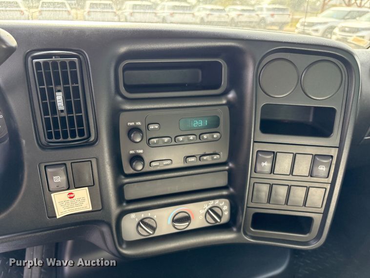 image for item EU7139 2008 GMC C4500 box truck