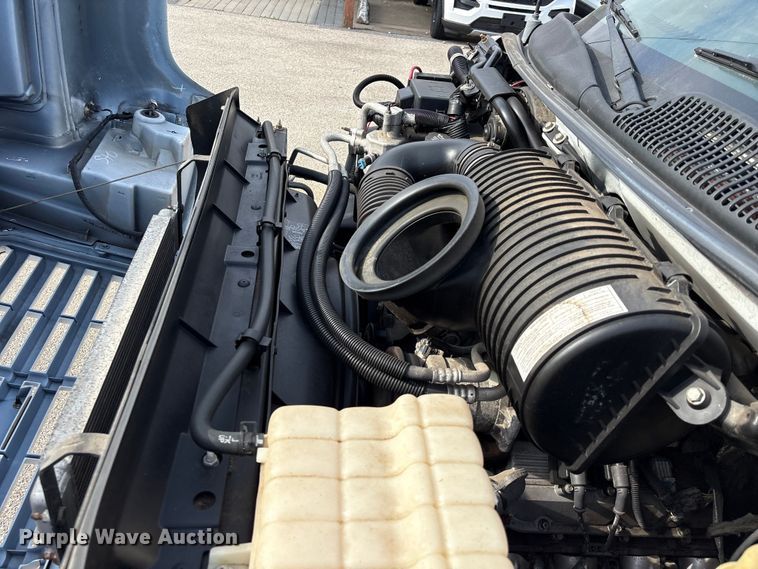 image for item EU7139 2008 GMC C4500 box truck