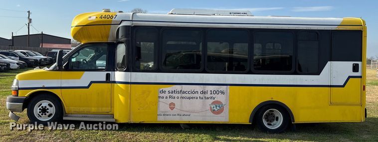 image for item EU7144 2017 Chevrolet Express G4500 shuttle bus