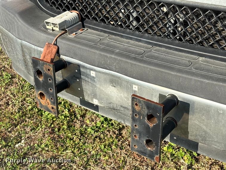 image for item EU7144 2017 Chevrolet Express G4500 shuttle bus