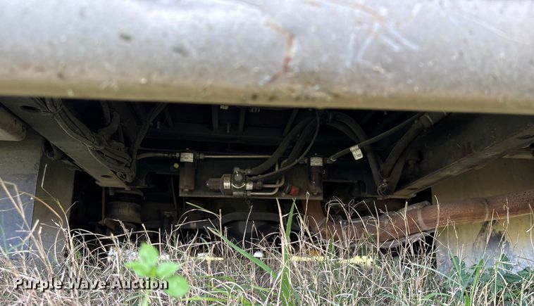 image for item EU7144 2017 Chevrolet Express G4500 shuttle bus