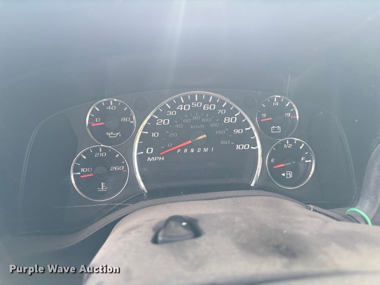 image for item EU7144 2017 Chevrolet Express G4500 shuttle bus