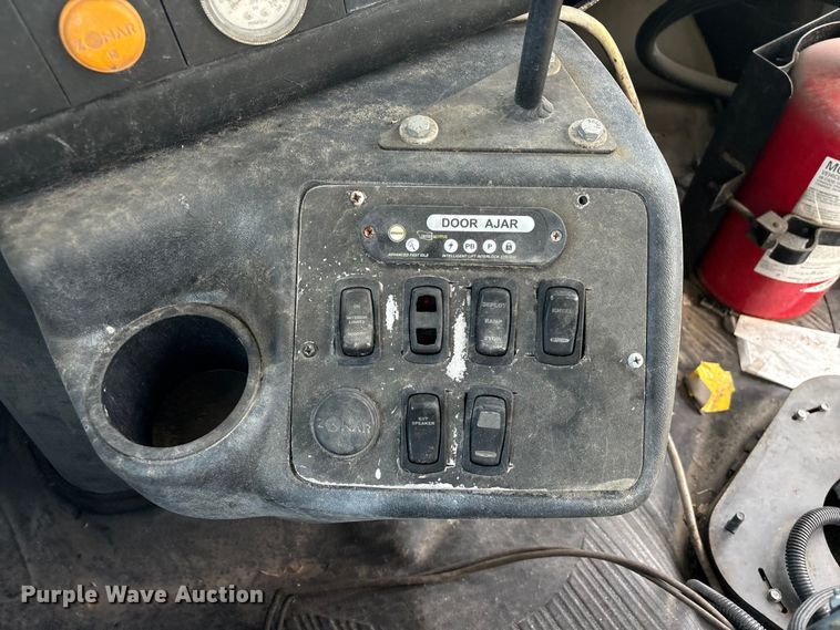 image for item EU7144 2017 Chevrolet Express G4500 shuttle bus