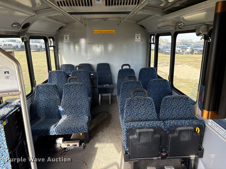 image for item EU7144 2017 Chevrolet Express G4500 shuttle bus