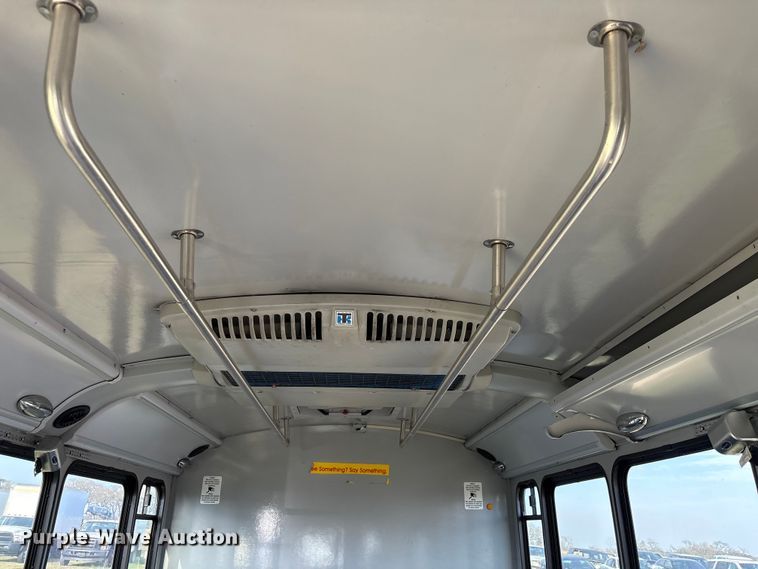 image for item EU7144 2017 Chevrolet Express G4500 shuttle bus