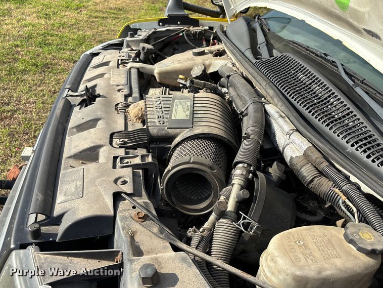 image for item EU7144 2017 Chevrolet Express G4500 shuttle bus