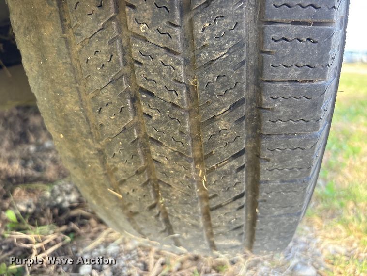 image for item EU7144 2017 Chevrolet Express G4500 shuttle bus