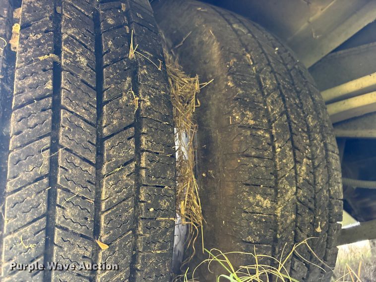 image for item EU7144 2017 Chevrolet Express G4500 shuttle bus