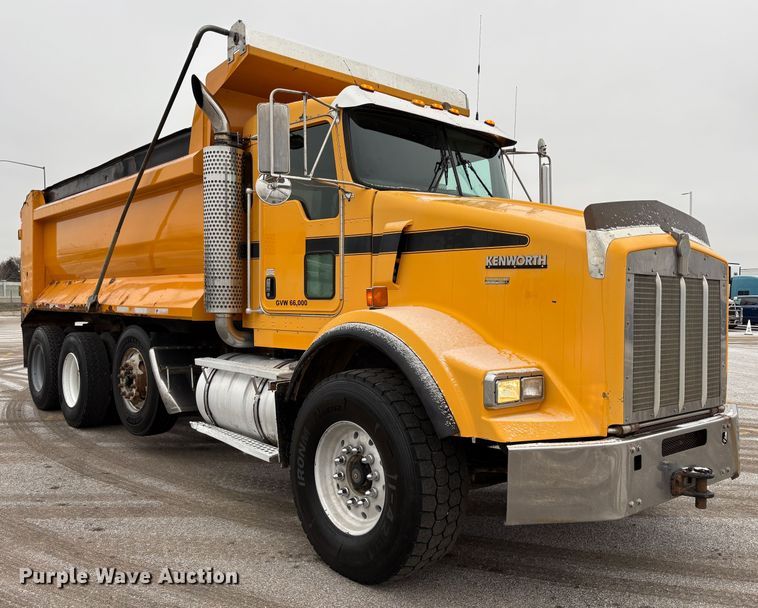 image for item EU8575 2005 Kenworth T800 dump truck