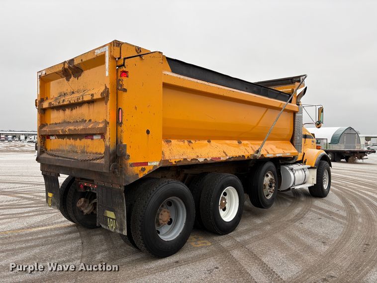 image for item EU8575 2005 Kenworth T800 dump truck