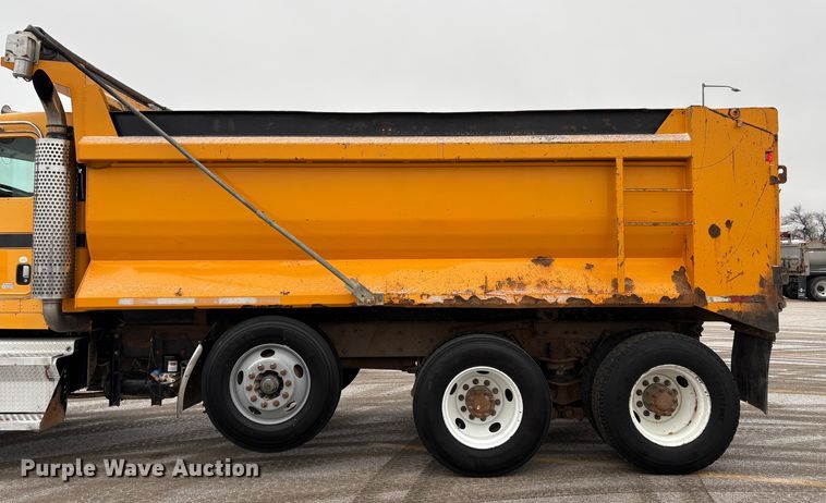 image for item EU8575 2005 Kenworth T800 dump truck