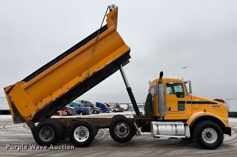 image for item EU8575 2005 Kenworth T800 dump truck