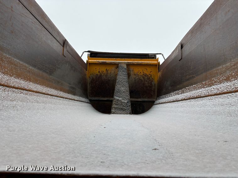 image for item EU8575 2005 Kenworth T800 dump truck