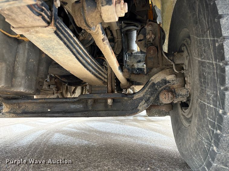 image for item EU8575 2005 Kenworth T800 dump truck