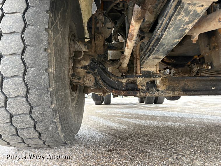 image for item EU8575 2005 Kenworth T800 dump truck