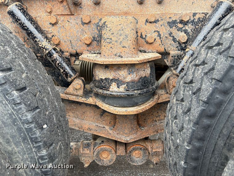 image for item EU8575 2005 Kenworth T800 dump truck