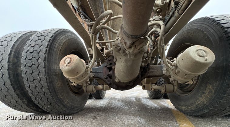 image for item EU8575 2005 Kenworth T800 dump truck