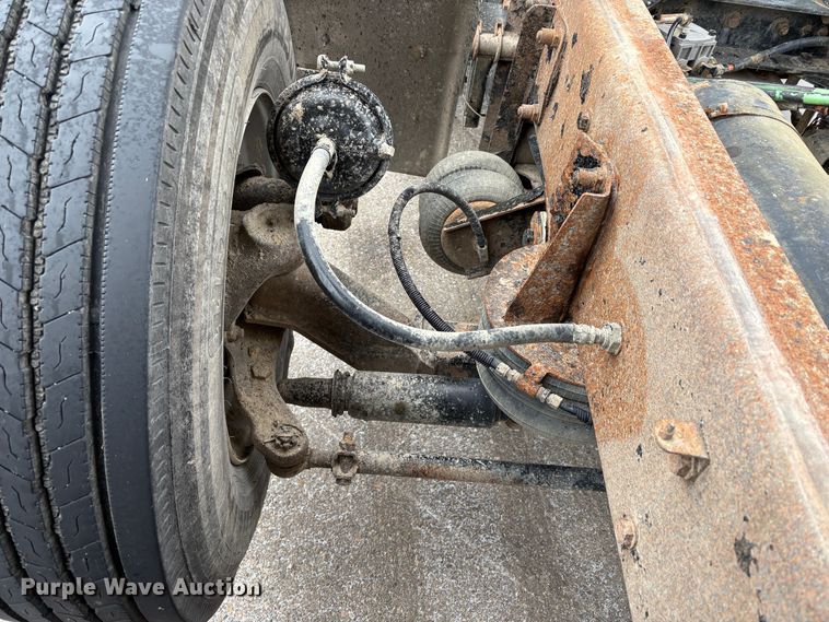 image for item EU8575 2005 Kenworth T800 dump truck