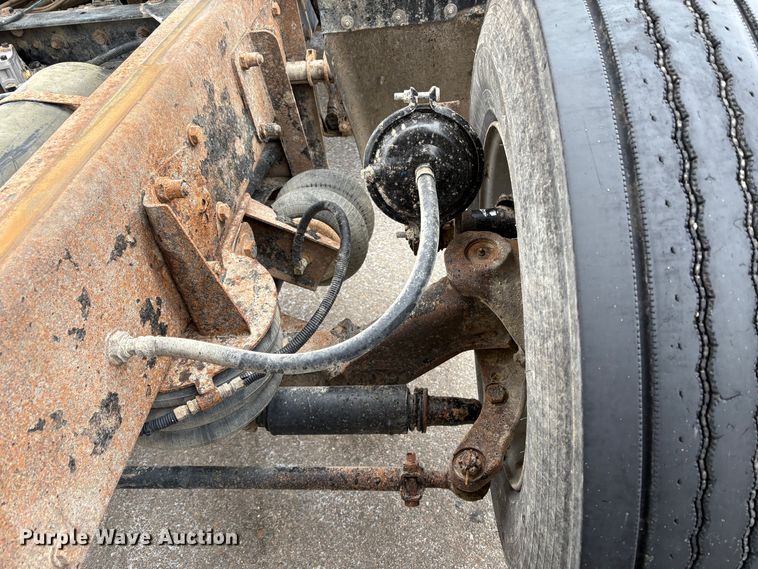 image for item EU8575 2005 Kenworth T800 dump truck