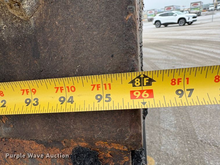 image for item EU8575 2005 Kenworth T800 dump truck