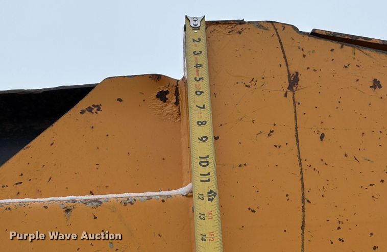 image for item EU8575 2005 Kenworth T800 dump truck