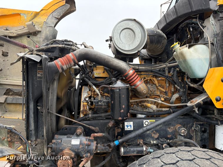 image for item EU8575 2005 Kenworth T800 dump truck