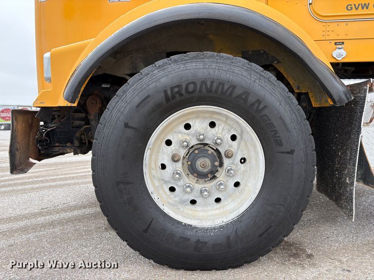 image for item EU8575 2005 Kenworth T800 dump truck