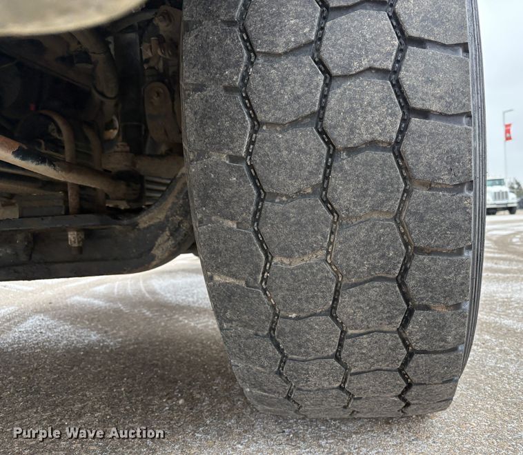 image for item EU8575 2005 Kenworth T800 dump truck