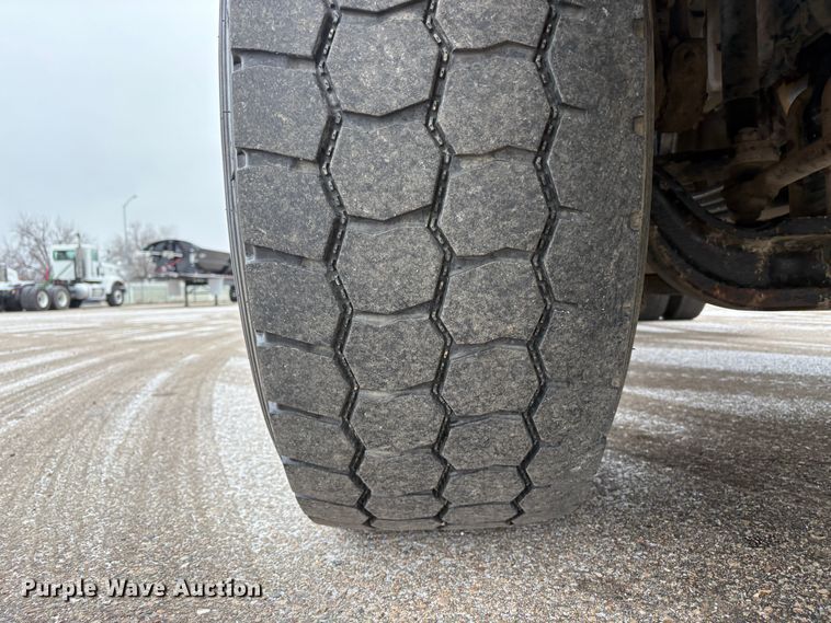 image for item EU8575 2005 Kenworth T800 dump truck