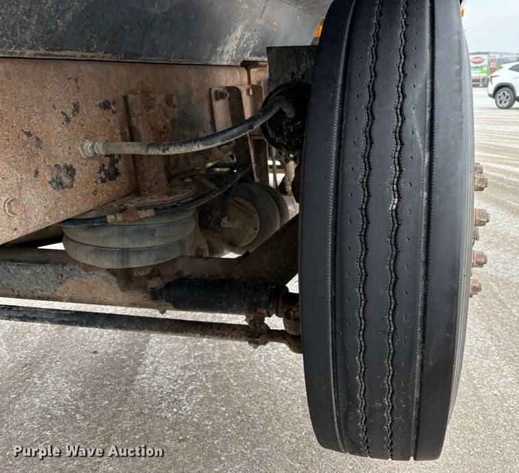 image for item EU8575 2005 Kenworth T800 dump truck