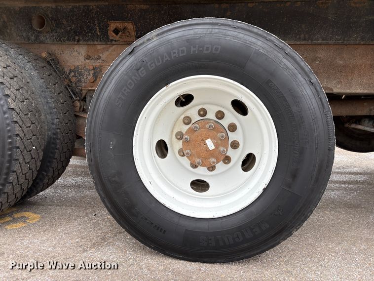 image for item EU8575 2005 Kenworth T800 dump truck