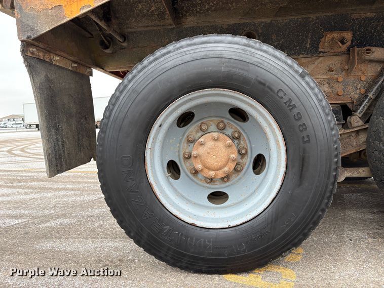 image for item EU8575 2005 Kenworth T800 dump truck