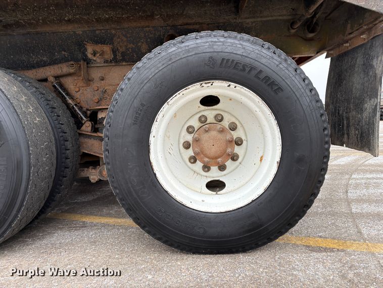 image for item EU8575 2005 Kenworth T800 dump truck