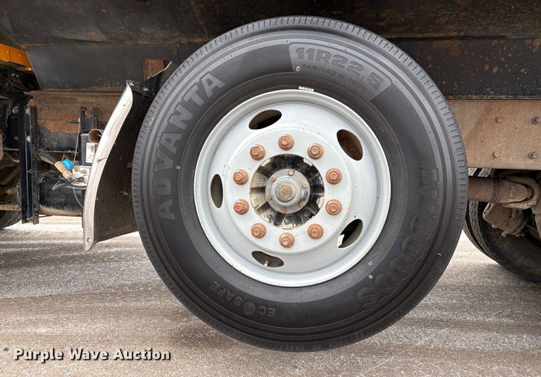 image for item EU8575 2005 Kenworth T800 dump truck