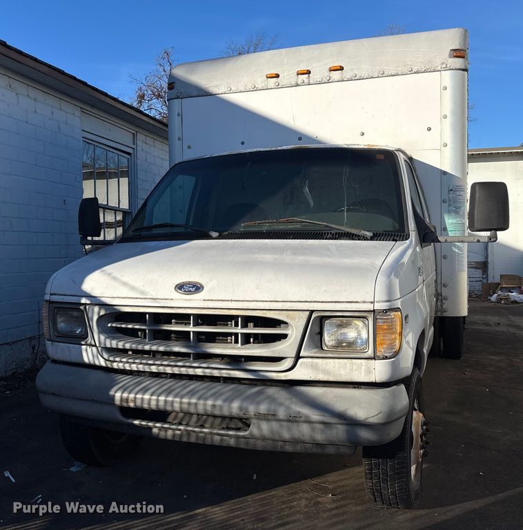 image for item EV3306 1999 Ford E350 box truck