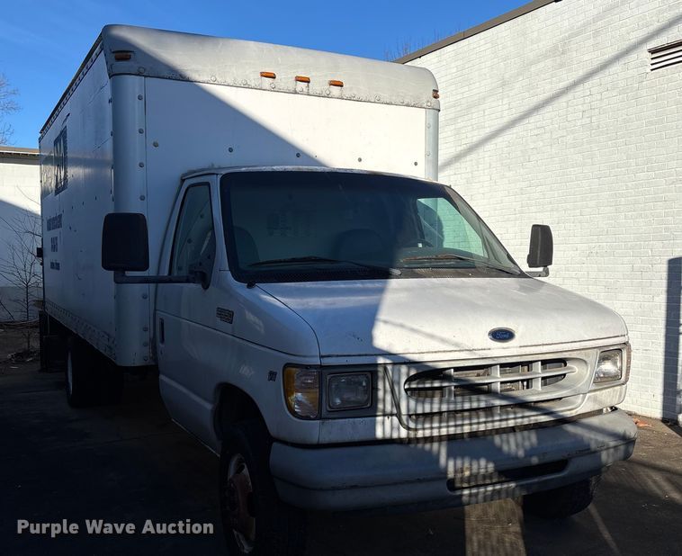 image for item EV3306 1999 Ford E350 box truck