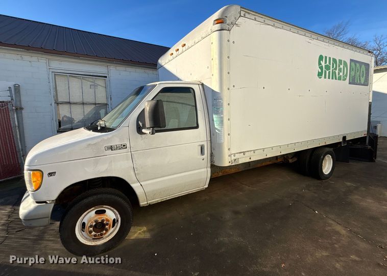 image for item EV3306 1999 Ford E350 box truck